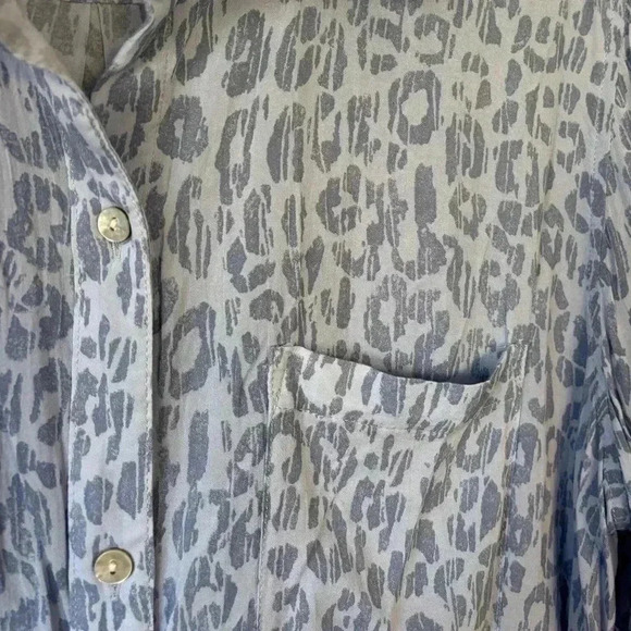 Rails Josephine Blue Batik cheetah print long sleeve button front blouse - Picture 8 of 15
